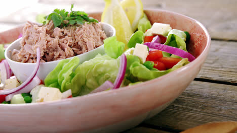 Raw-meat-and-vegetables-in-bowl