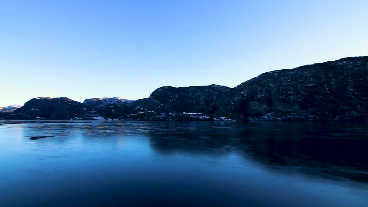 노르웨이 베르겐 주변 피요르드에서 보트 타기