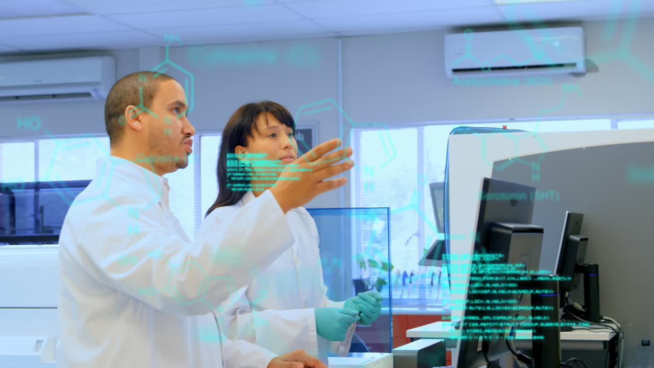 실험실에서 토론하는 다양한 남녀 과학자들에 대한 데이터 처리의 애니메이션