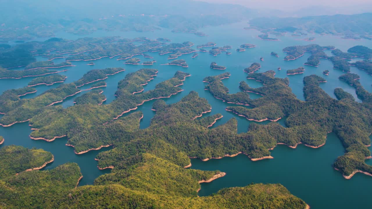 el archipiélago de đùng tà visto desde el cielo en vietnam asia