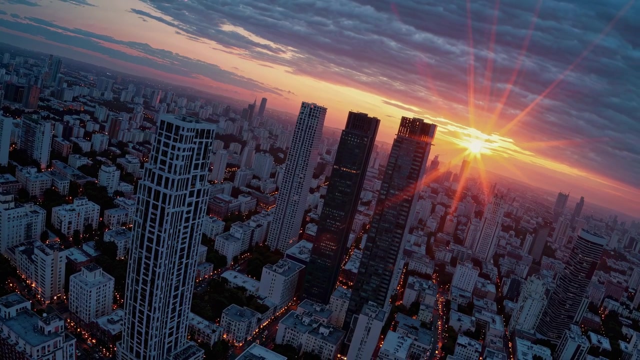 Vista aerea dell'orizzonte della città moderna al tramonto