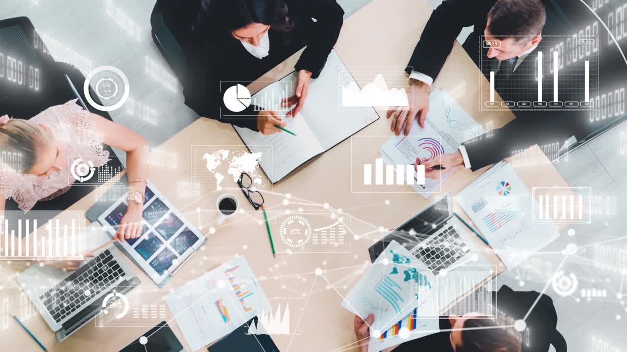 企業スタッフミーティングでビジネスマンたちのクリエイティブなビジュアル