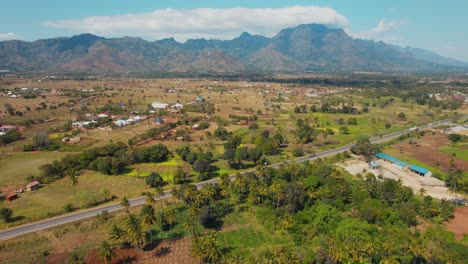 坦桑尼亞莫羅戈羅 (morogoro) 城市的空中景色