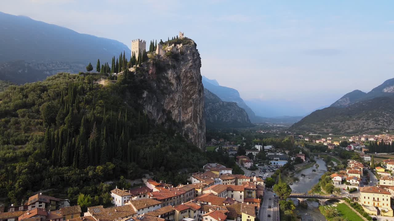 castello di arco, riva del garda trentino, 이탈리아의 조감도