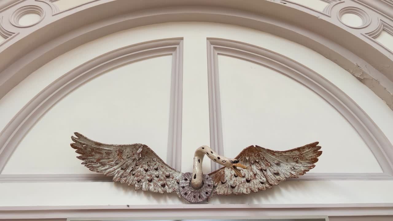 Ceramic Swan Wall Hanging Decor Art