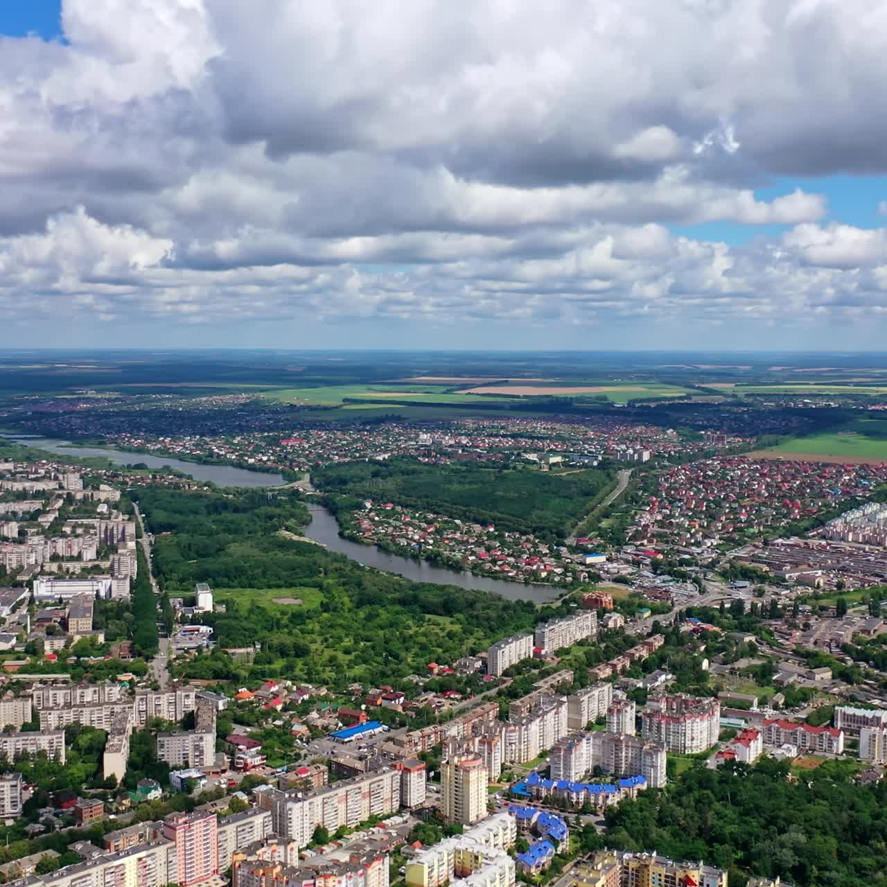 воздушный вид на горизонт города