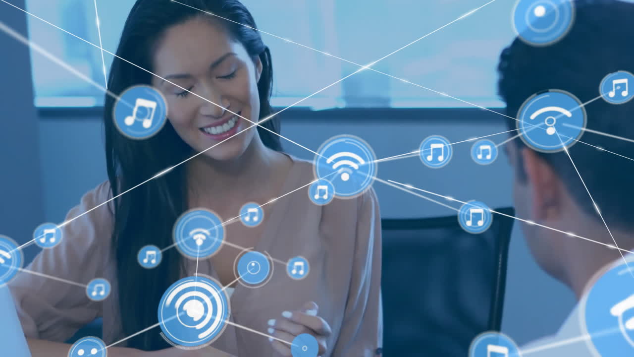 사무실의 다양한 사람들 위에 아이콘과 연결된 네트워크의 애니메이션