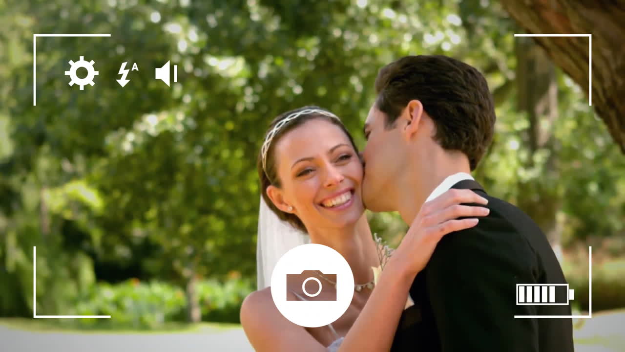 tomar fotos de una novia y un novio en una cámara digital