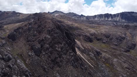 Überflug-Vor-Picacho-Las-Verdes-De-Mifafí,-In-Der-Sierra-De-La-Culata,-Mérida,-Venezuela