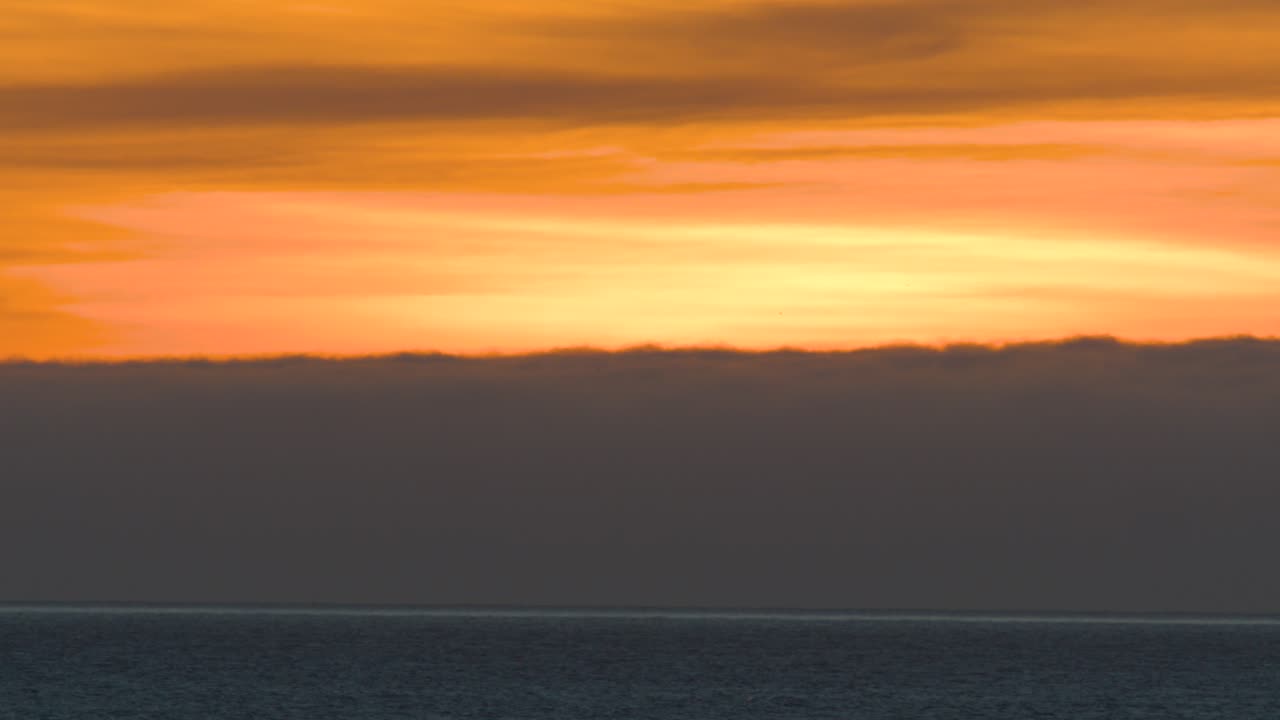 자연 일몰 하늘 태양 구름 timelapse 레드 오렌지 빛 배경 어두운 밝은 4k