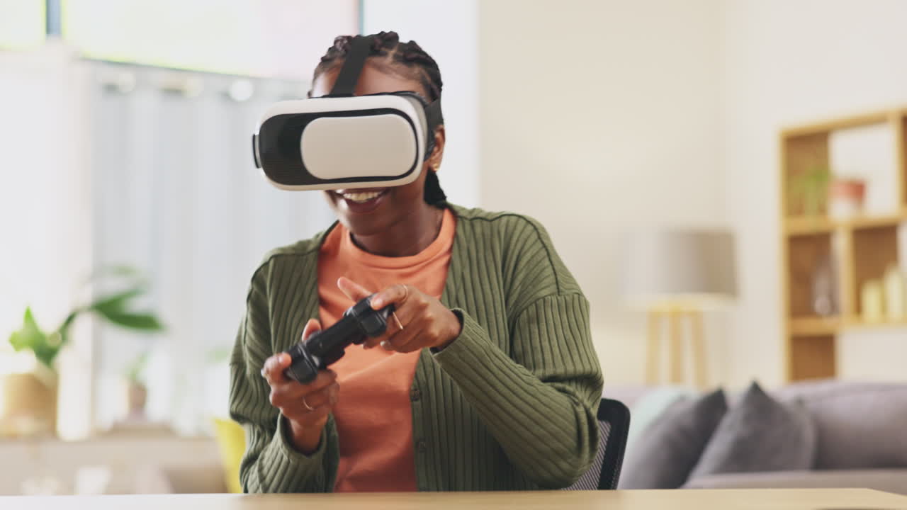 Donna che gioca a un videogioco VR a casa