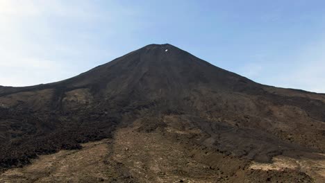 el cruce del monte doom tongariro, nueva zelanda