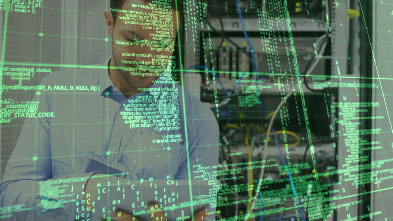 animazione dell'elaborazione dei dati su un uomo caucasico sorridente in piedi al server e usando il tablet