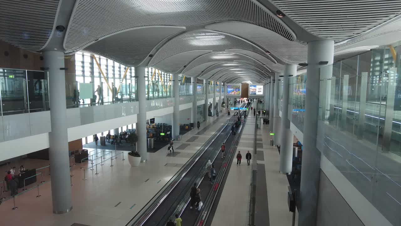 이스탄불 공항 터미널 내부