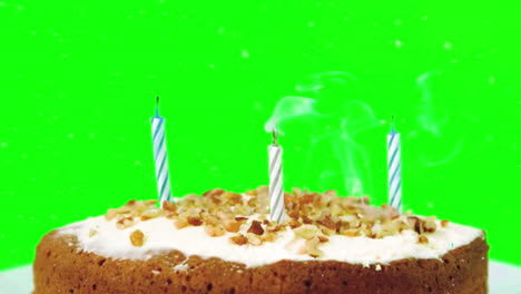 animación de confeti cayendo sobre las velas en el pastel de cumpleaños en la pantalla verde