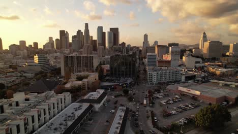 Langsamer-Luftauszug-Von-Der-Skyline-Von-Los-Angeles,-Kalifornien