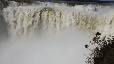 caída de la garganta del diablo, en el río iguazú, frontera brasil argentina-1