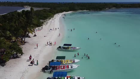 increíble imagen aérea de drones de la playa del mar