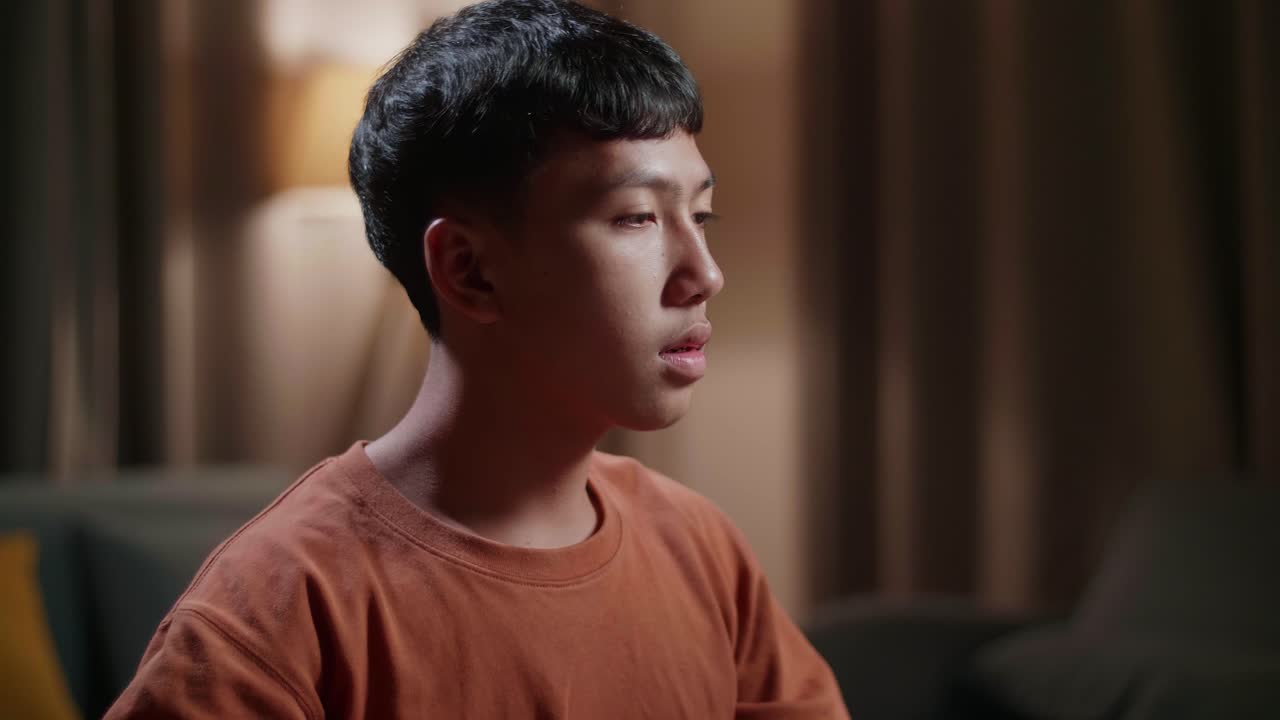 십대가 불편함을 표현하는 것