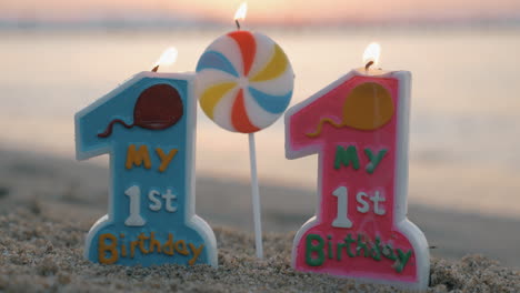 vela de cumpleaños de un año para gemelos