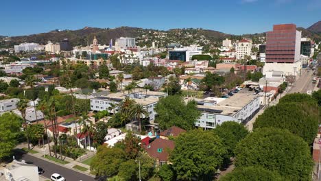 toma aérea inversa del centro de hollywood. 4k