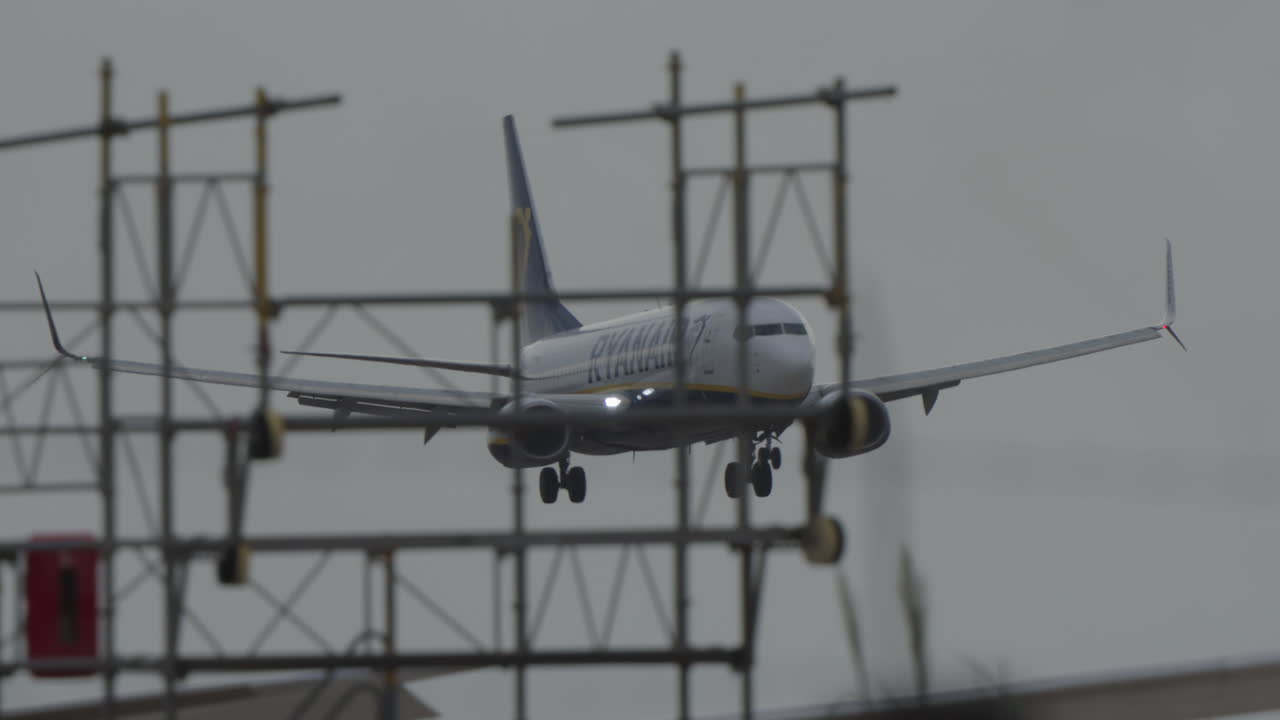 Atterraggio di un Boeing 737 di Ryanair