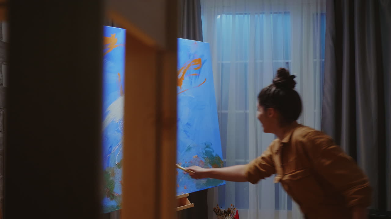 스튜디오에서 추상적인 예술