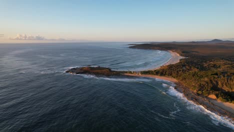 Sunset-Scenery-At-Angourie-Point-Beach-In-Angourie,-NSW,-Australia---aerial-panoramic