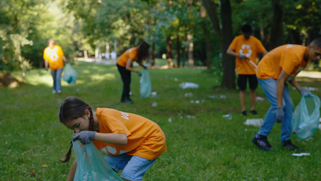 Volunteers Cleaning Up Park