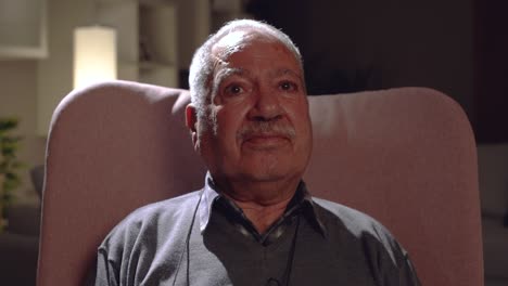 de los pensamientos de un anciano solitario.