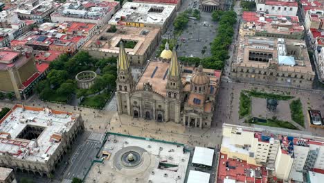 Hyperlapse-of-the-cathedral-of-Guadalajara,-Mexico