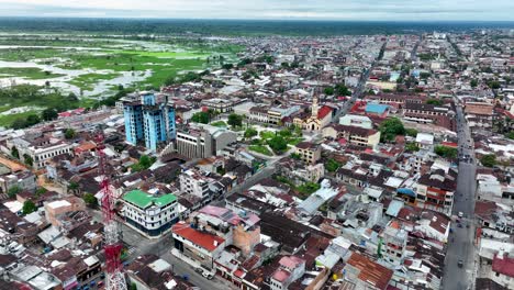 Vista-Aérea-De-Iquitos,-Perú,-También-Conocida-Como-La-Capital-De-La-Amazonía-Peruana