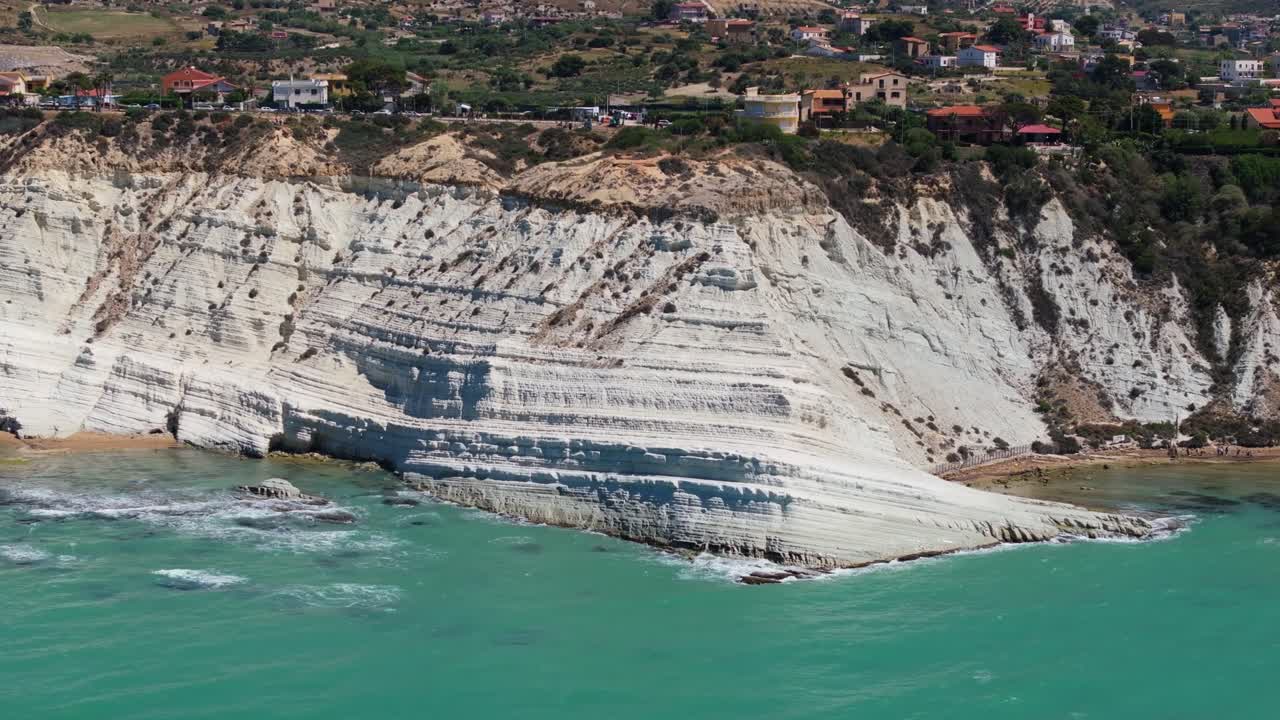 시칠리아 의 관광지 인 터키인 들 의 계단 의 가까운 공중 사진