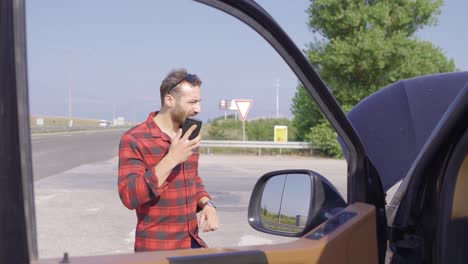 solicitud de asistencia en carretera. mal funcionamiento del vehículo.