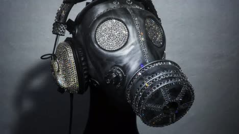 Sparklehead-Gasmask-4K-01