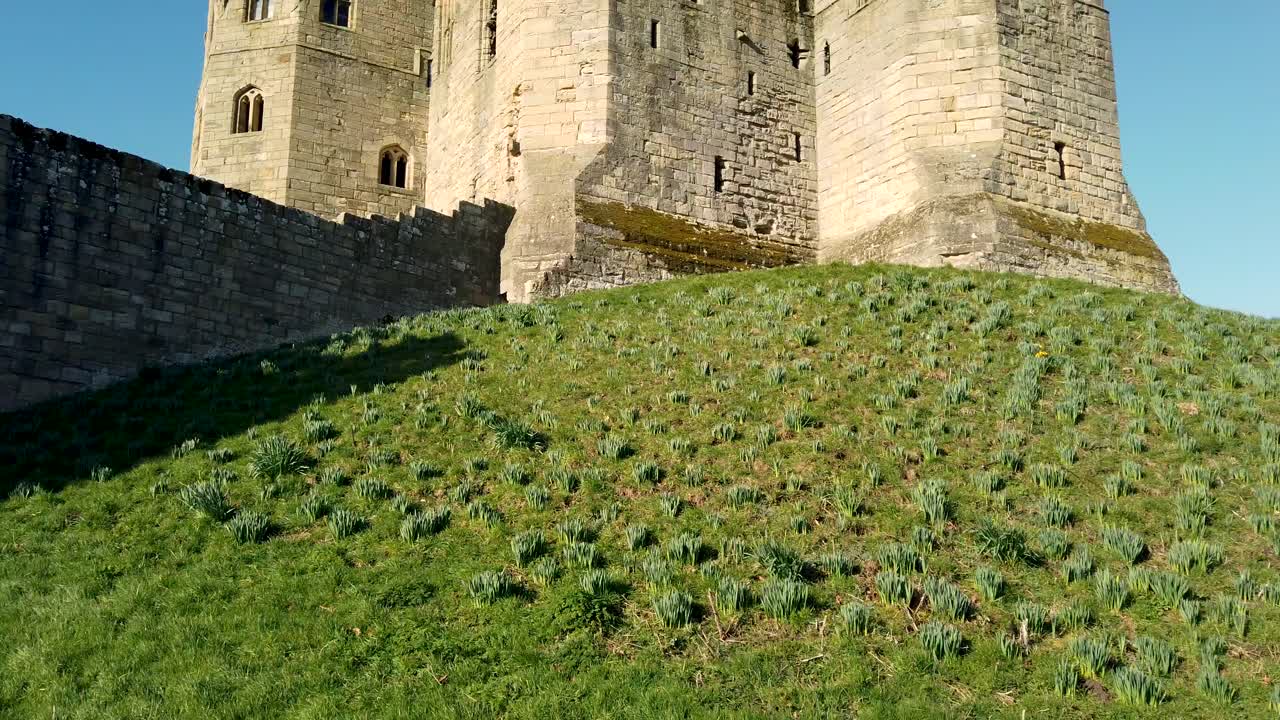 castillo de warkworth en northumberland, inglaterra, reino unido