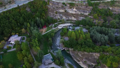 el pueblo de nestorio desde arriba: una impresionante presentación aérea de 4k