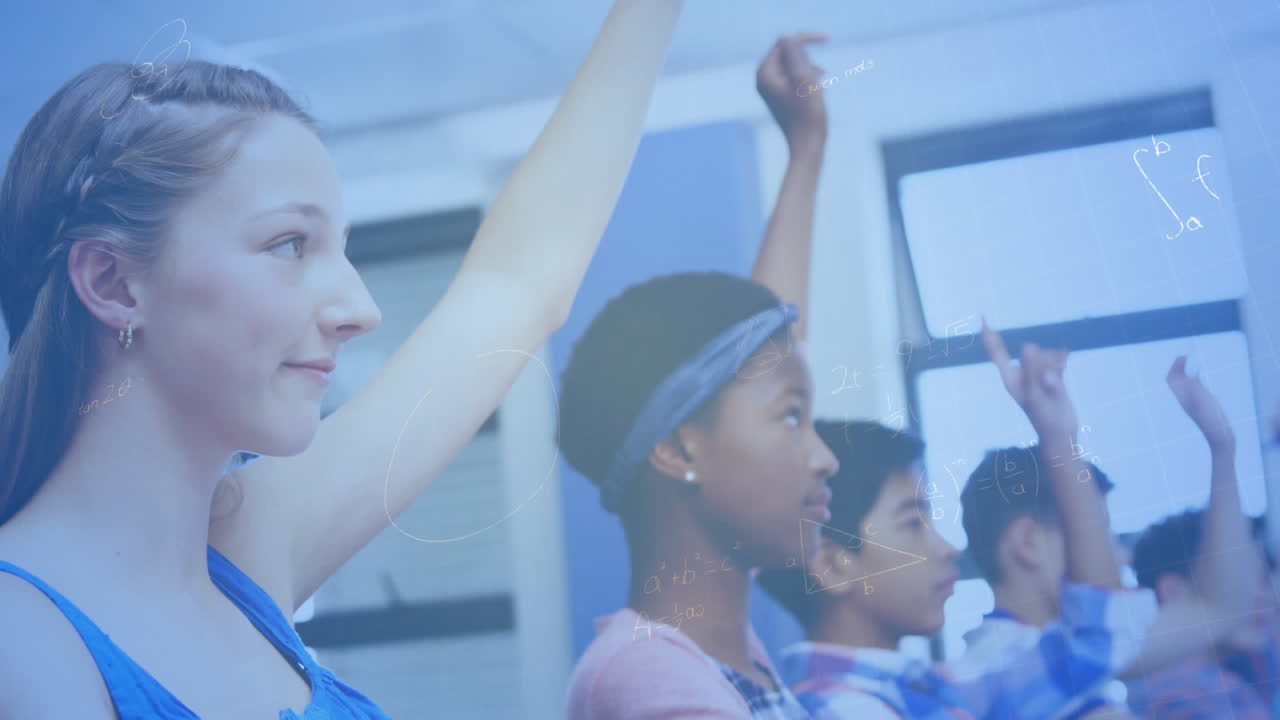 ecuaciones matemáticas contra diversos estudiantes levantando la mano en clase en la escuela primaria