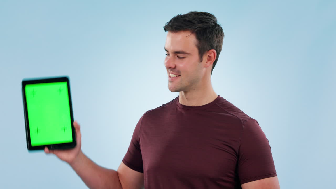 플렉싱, 피트니스, 그리고 그린 스크린의 남자