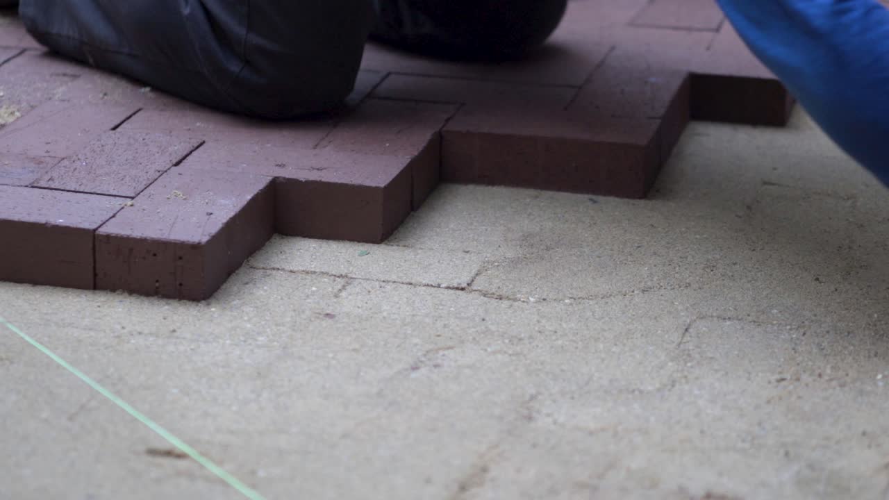 Laying Brick Pavers