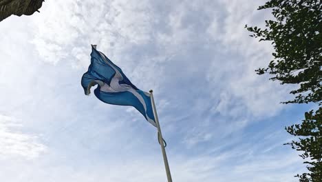 scottish flag waving near william wallace monument