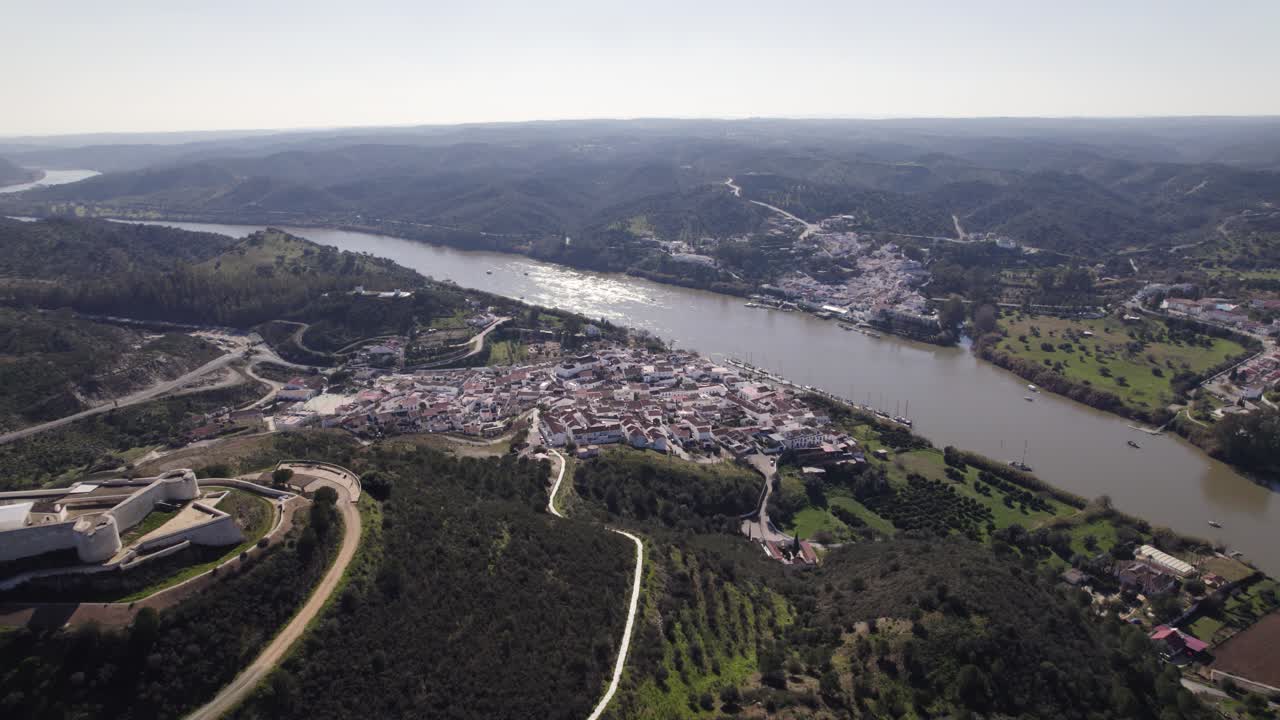 Iconico Castello di San Marcos con vista su Sanlucar de Guadiana, Spagna
