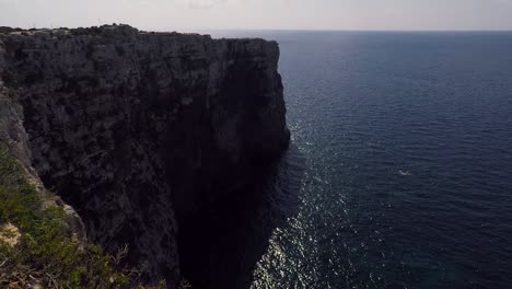 borde de un acantilado en malta