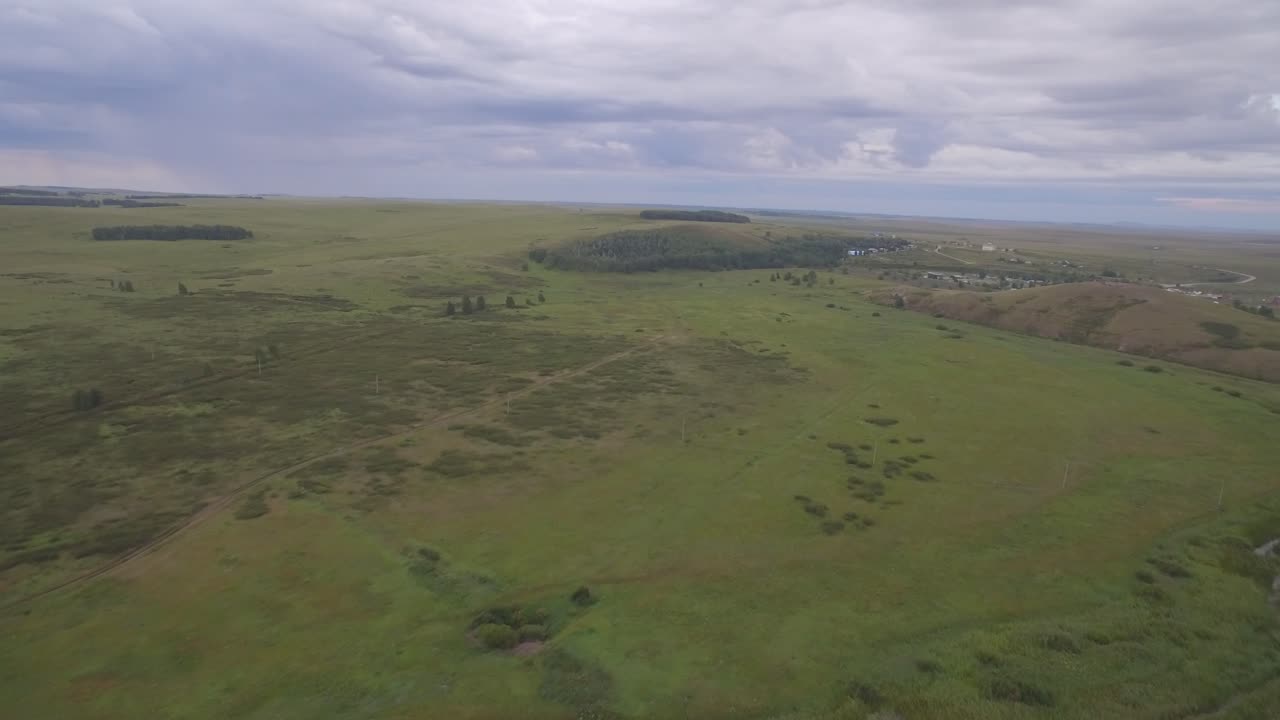 푸른 초원 풍경 의 공중 사진