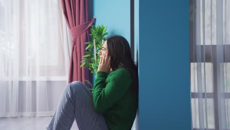 Depressed-and-unhappy-young-woman-crying.