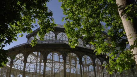 Close-Up-Of-Palacio-De-Cristal,-Retiro-Park