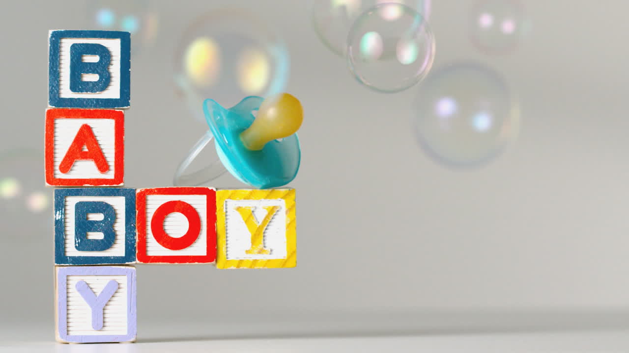 아기 블록과 푸른 더 부드럽게 이동 거품