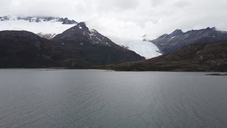 HD-video-of-a-glacier-in-Southern-Chile-during-the-summer