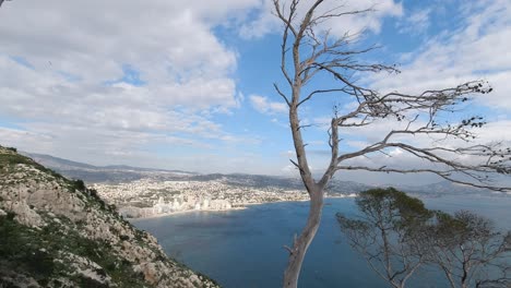 vista desde el peñón de ifac hasta la costa de alicante