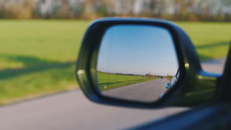 汽車後視鏡可以看到摩托車高清視頻